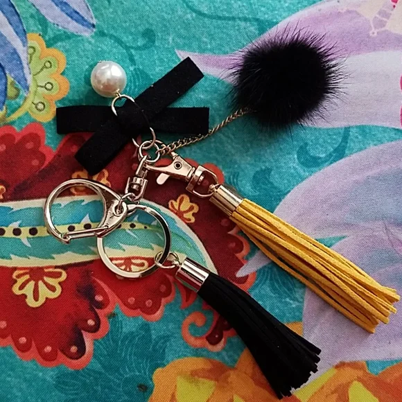 Boho Double Interacting Tassel and Pearl Keychain - Picture 4 of 9